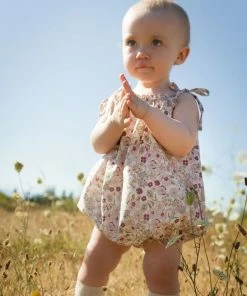 Beet World Star Ditsy Floral Bubble