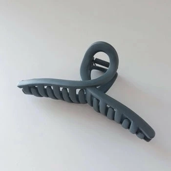 Brand new β€οΈ Britt's Bows Britty Claw Clip π 9 Britt's Bows Britty Claw Clip