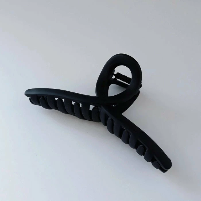 Brand new β€οΈ Britt's Bows Britty Claw Clip π 8 Britt's Bows Britty Claw Clip