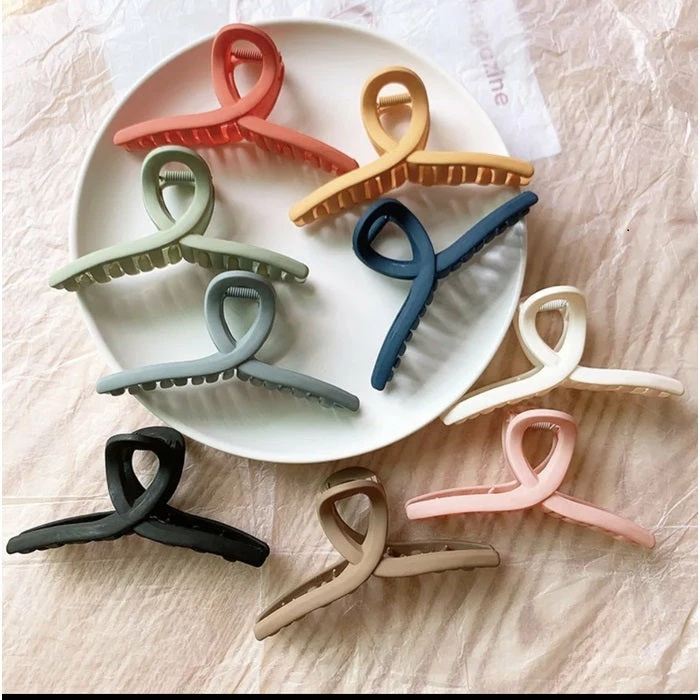 Brand new β€οΈ Britt's Bows Britty Claw Clip π 3 Britt's Bows Britty Claw Clip