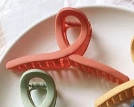 Brand new β€οΈ Britt's Bows Britty Claw Clip π 10 Britt's Bows Britty Claw Clip