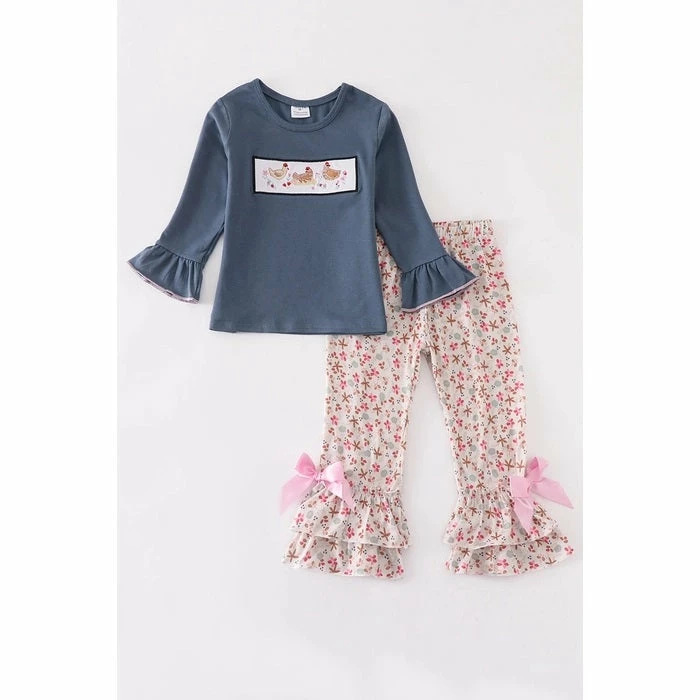 Brand new π― Girls Honeydew Chicken Ruffle Pant Set π 3 Girls Honeydew Chicken Ruffle Pant Set